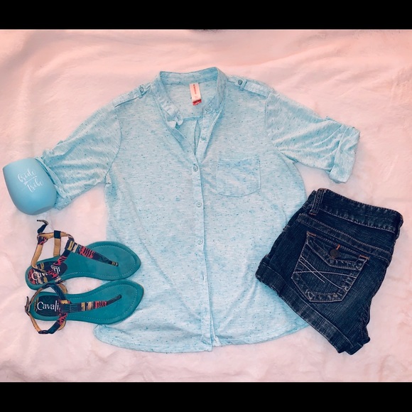 ❗️SOLD❗️ Aqua Button Down Quarter Sleeve Shirt - Picture 2 of 8